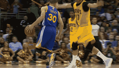nba2k14 库里式运球后撤步跳投图文教学