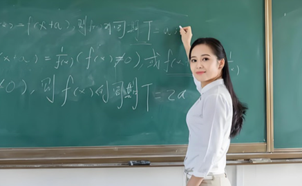 2026年女孩最吃香的十大专业指南：兼顾前景与特质的中性选择